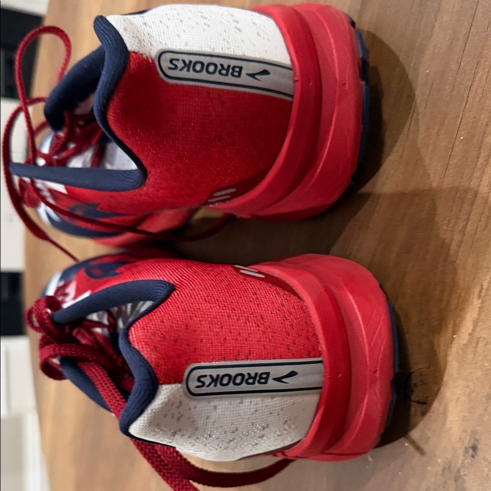 Brooks Launch Texas Flag Pattern Red White Blue S… - image 3